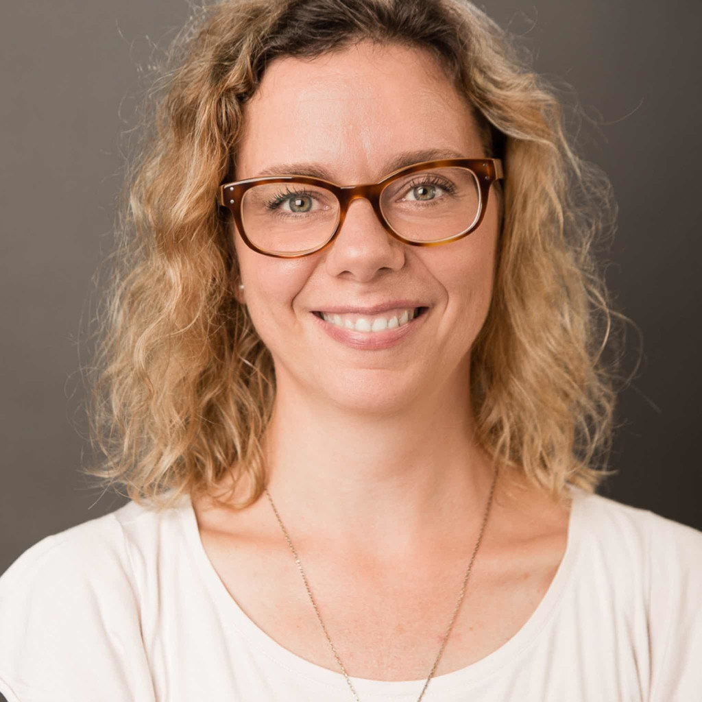 Maria Bader Communications Director PIABO PR GmbH XING