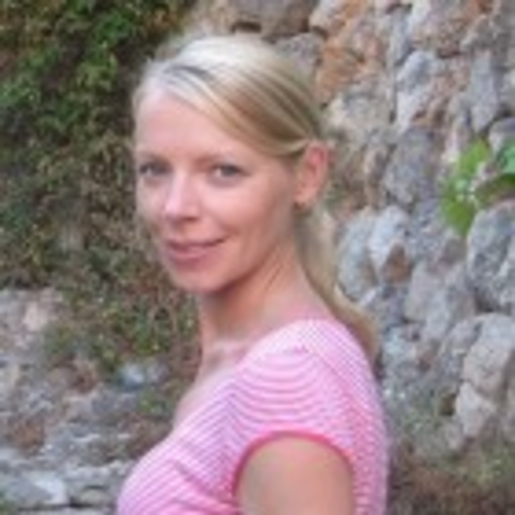 Sabine Reinsch Senior Tax Consultant Ernst&Young AG XING