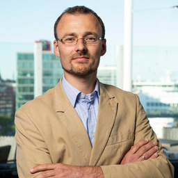 Dr. Stefan Güttler