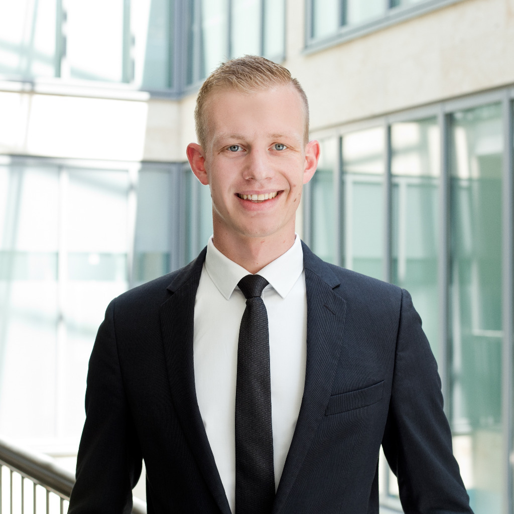 Felix Eigel Sales Finance & Guarantee Management Daimler Truck AG