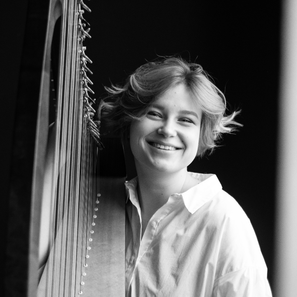 Anna Voronova Harp R. Gliere Kyiv Municipal Academy of Music XING