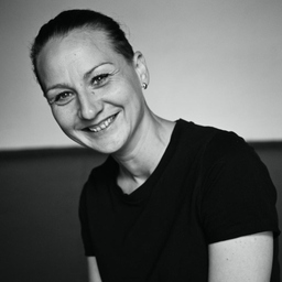 Mag. Julia Frolova