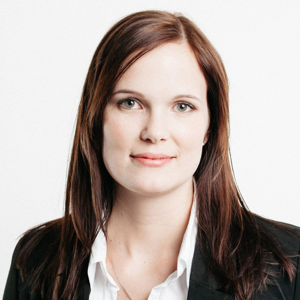 Daniela Kiefer Manager Events & Communications Magna Steyr XING