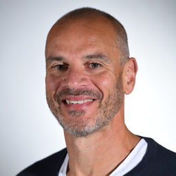 Larry Velez
