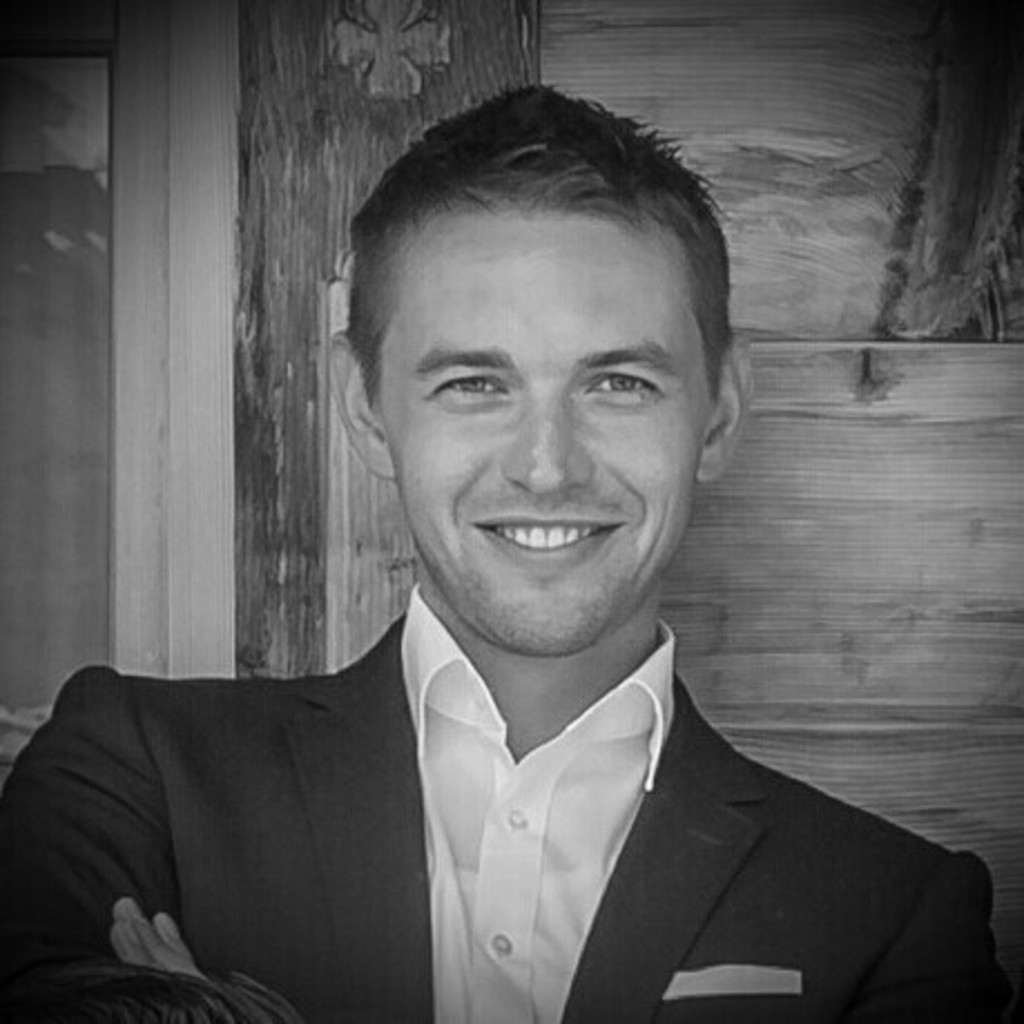 Victor Feist Senior Consultant / Senior Trainer / Coach Mercedes