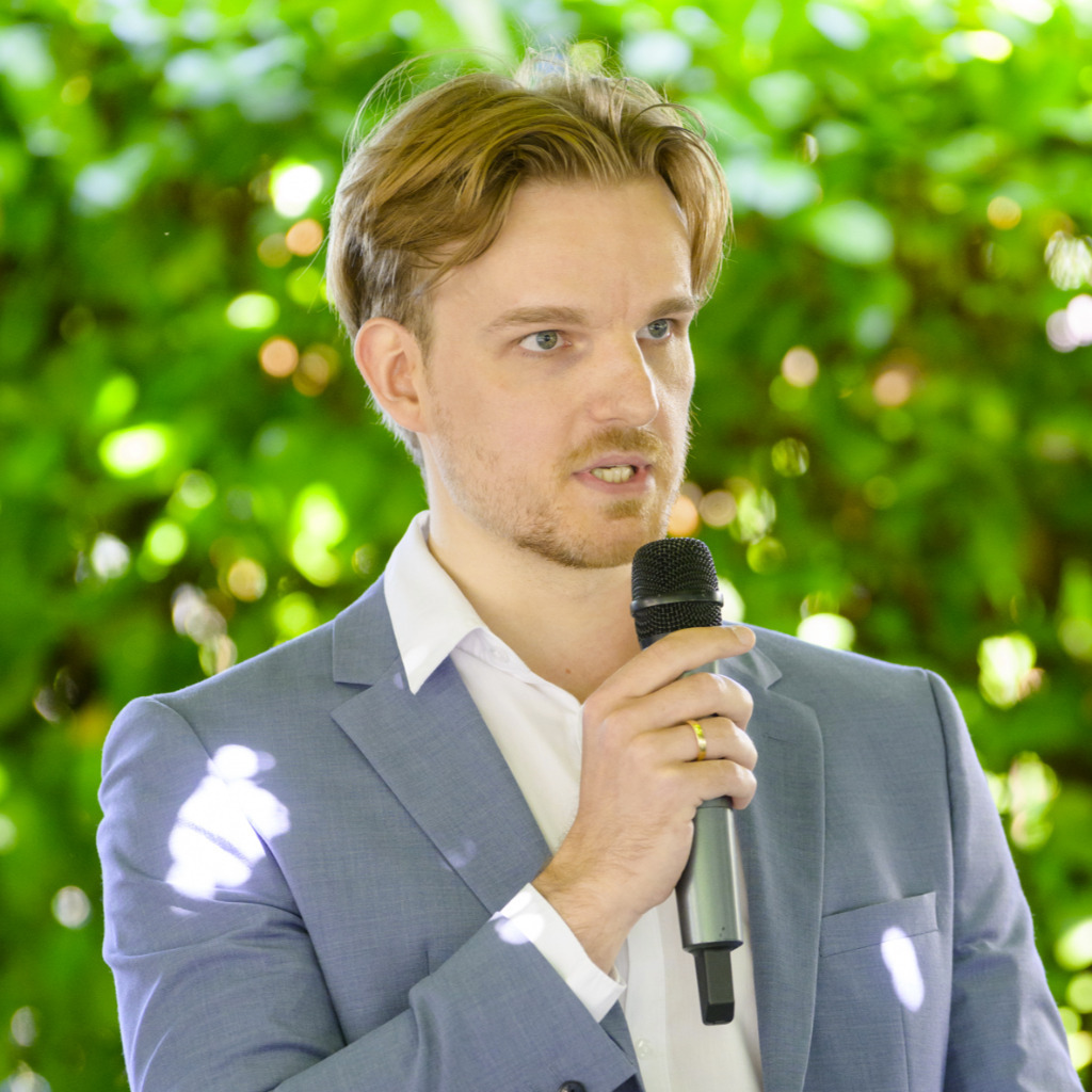 Lukas Hahne Head of Marketing & Acoustics pro optik Augenoptik Fachgeschäft GmbH XING