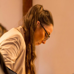 Dr. Carolin Schwegler