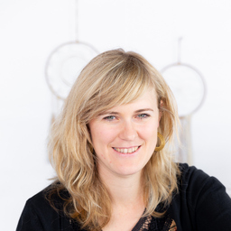 Anni Csehngeri 