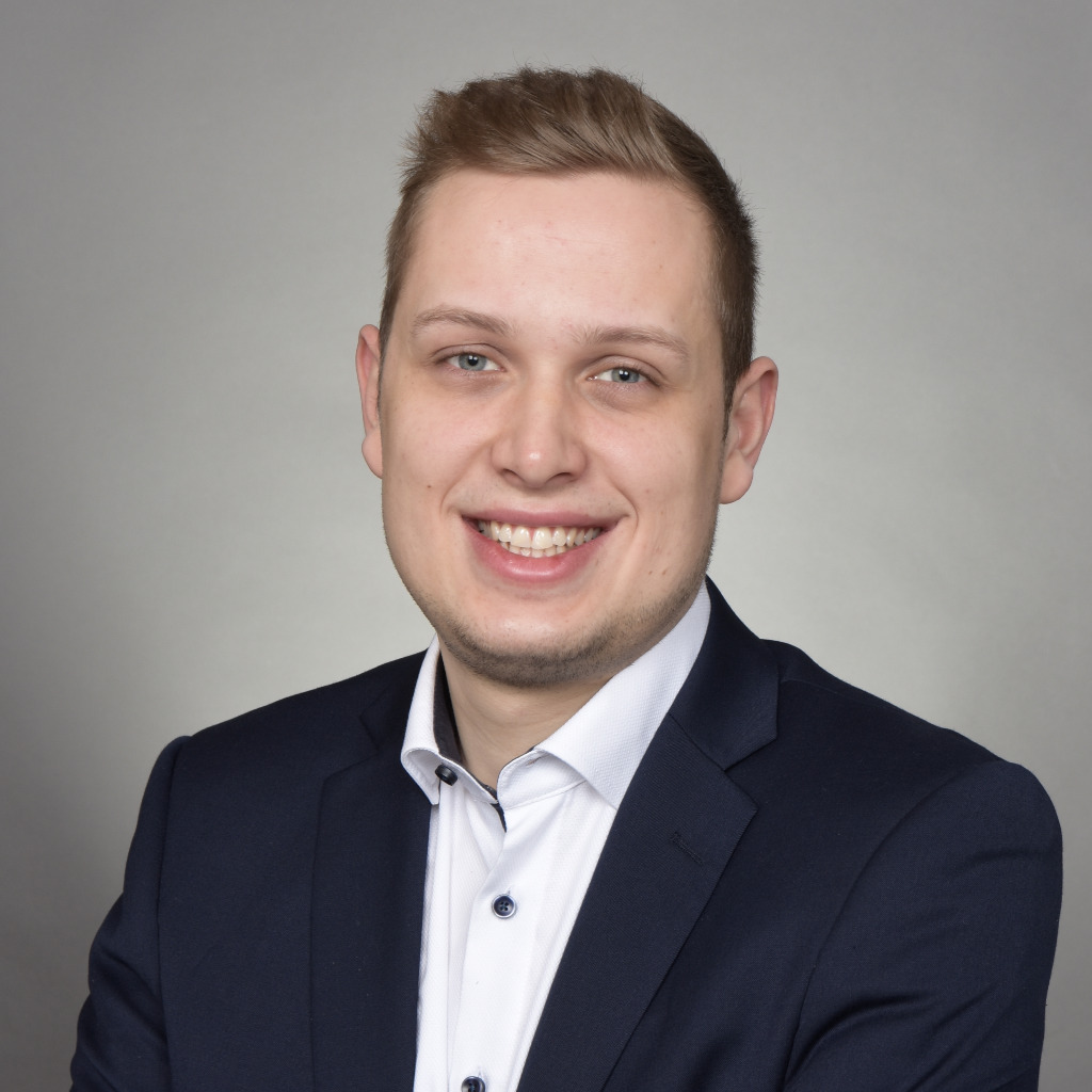 Justin Konietzka Verkaufsberater Nutzfahrzeuge Renault Trucks XING