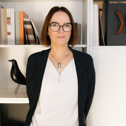 Susanne B. Busshart