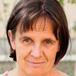 Dr. Elvira Hauska