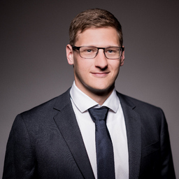 Dr. Felix Straub
