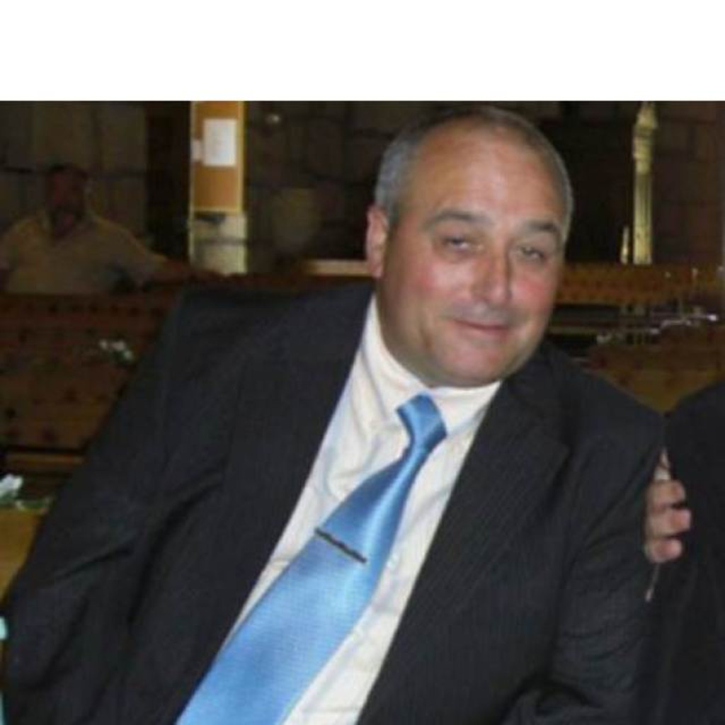 Dr. Johann Schmidt Head of Online Marketing Central Finances XING