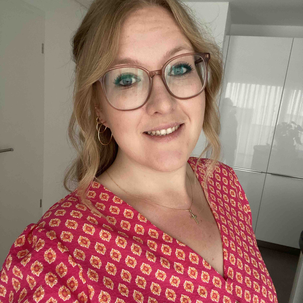 Lena Idler Kauffrau für Büromanagement AWH Immobilien GmbH XING