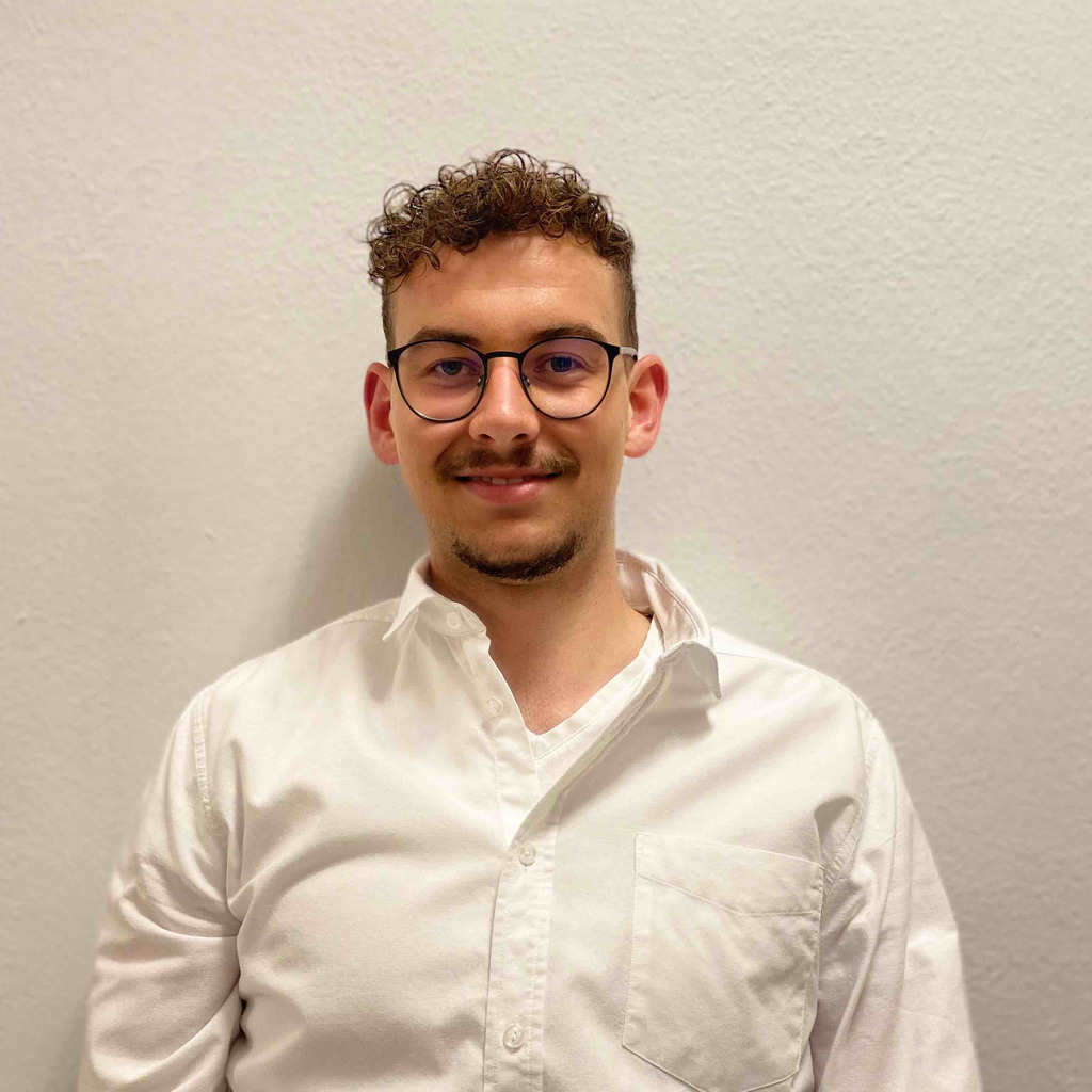 Alexander Huber Vertriebsmitarbeiter Innendienst EFG Gienger KG XING