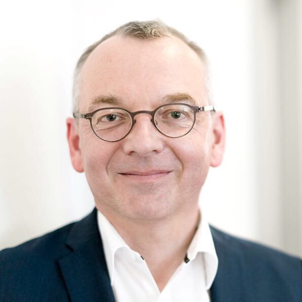 Prof. Dr. Christoph Moss Professor für Kommunikation und Marketing