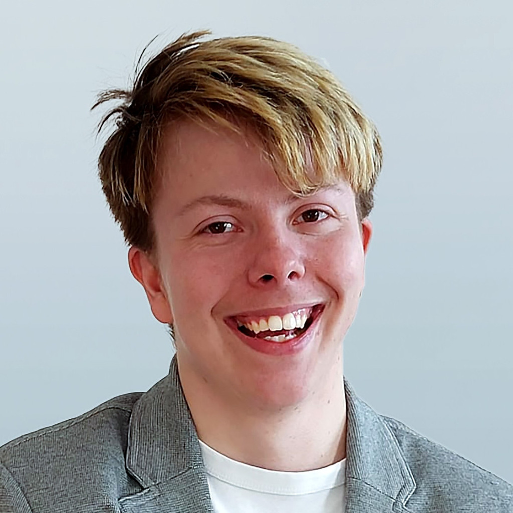 Jonathan Jäger Freier Mitarbeiter Giraffenohren XING