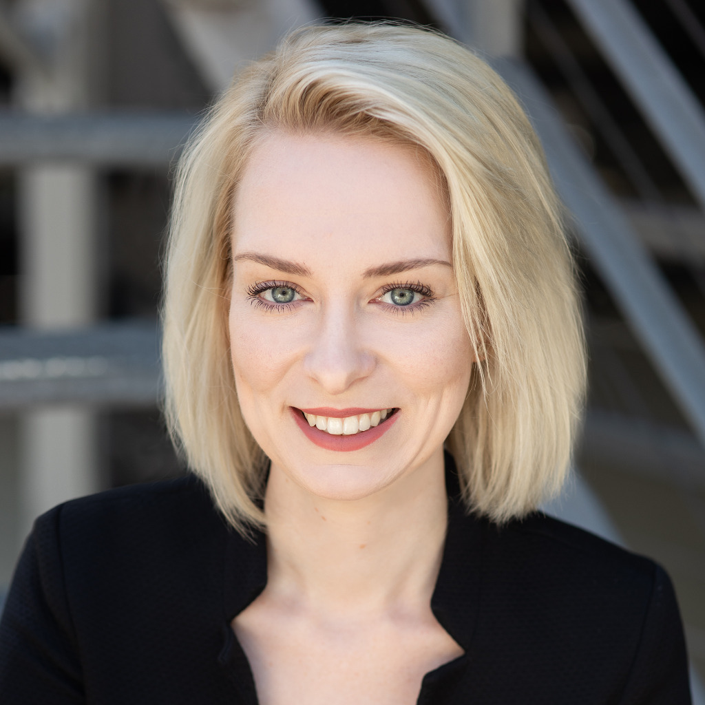 Emma Martin International Controller ZEISS XING