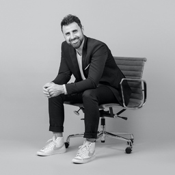 Tobi Stricker
