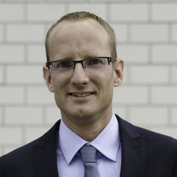 Dr. Dominik Uhlich