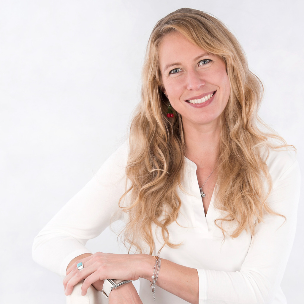 Martina Kreuter-Müller - Founder Kräuter-Mühle - Ernährungstherapie ...