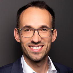 Dr. Daniel Czurratis
