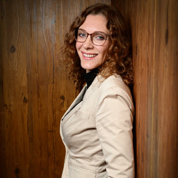 Elena Faber