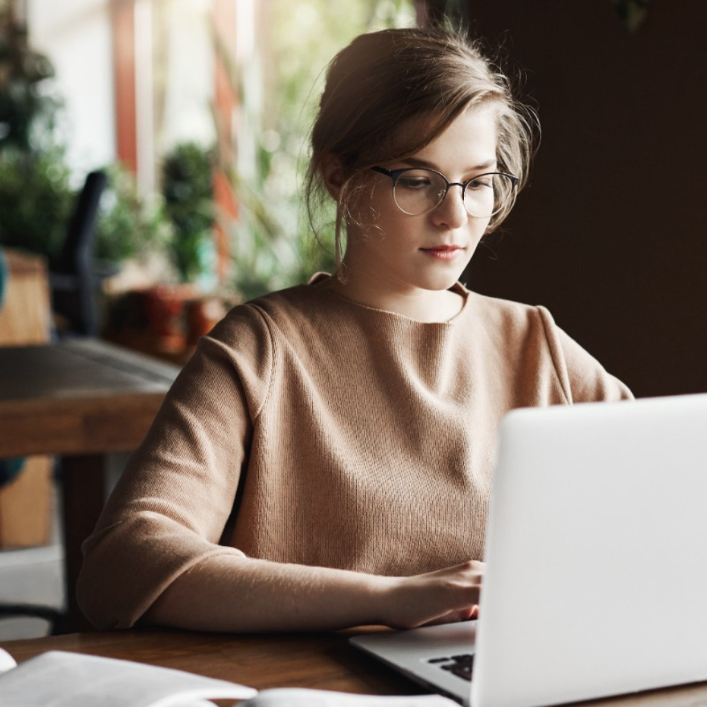 Susan Moore Market Research Analyst SDKI XING