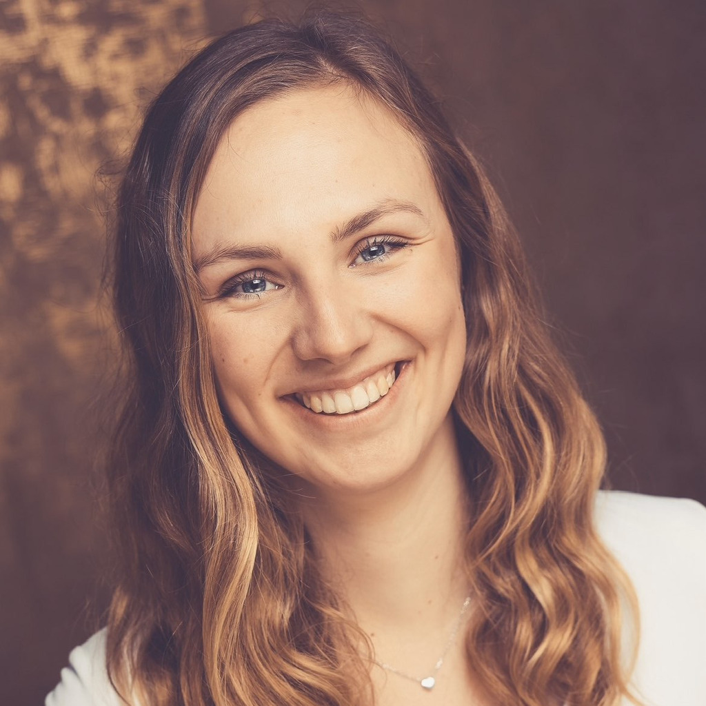 Luca-Marie Peveling - Sales Managerin - Westfälisches Pferdestammbuch e ...