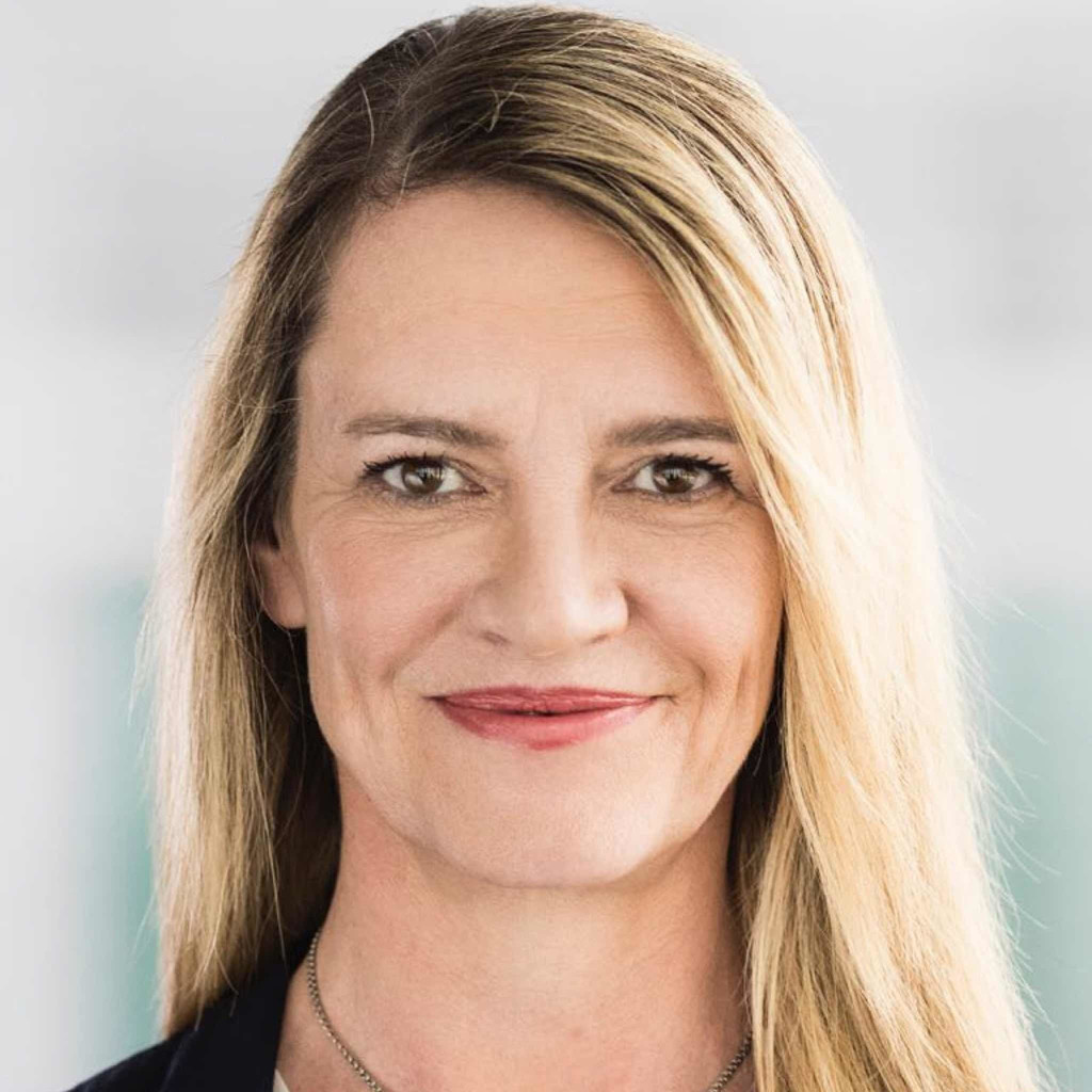 tanja-wagner-head-of-commercial-connectivity-daimler-ag-xing