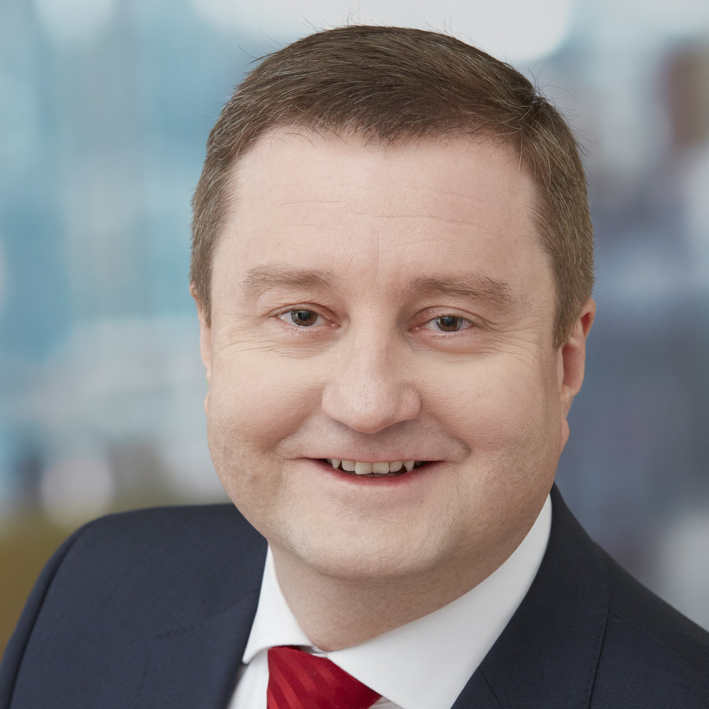 Wolfgang Adamiok Head of Credit & Cashmanagement ERGO Group AG XING