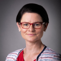 Claudia Hippold-Martin
