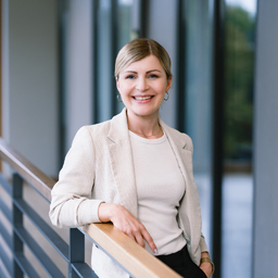 Andrea Kaus