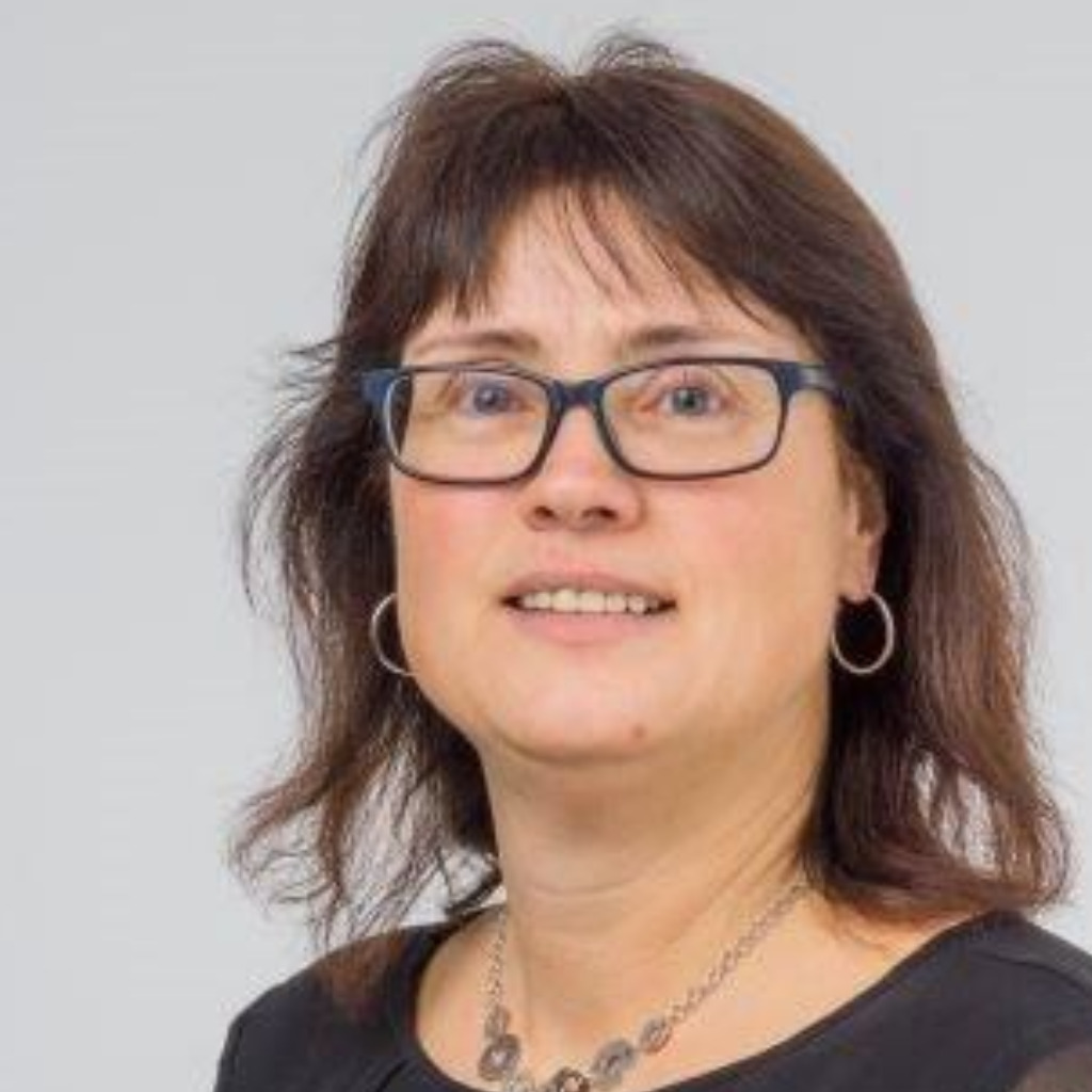 Andrea Kroszczynski Team Energiemanagement Energieanalystin BFE