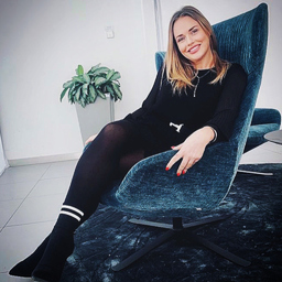 Julia Mackenroth
