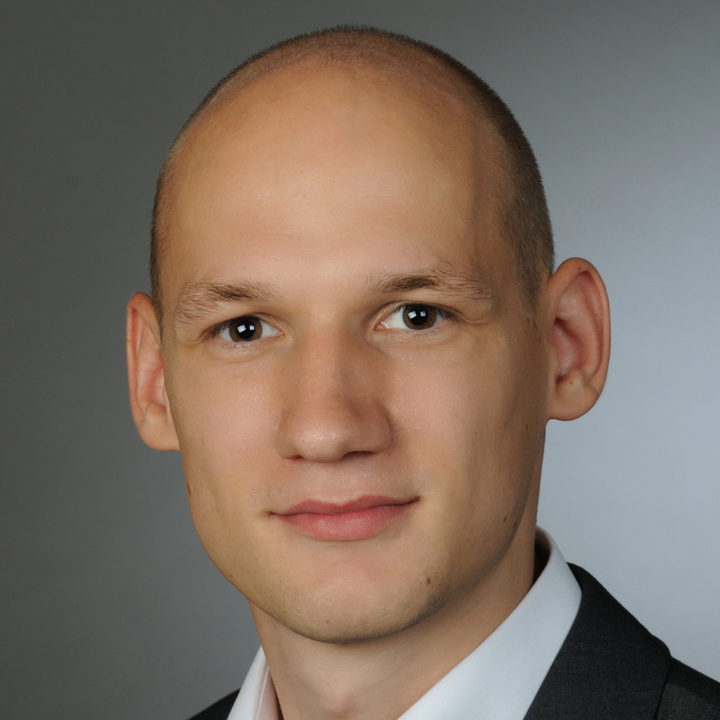 Mathias Eberl Volkswirtschaftslehre Universität Regensburg XING