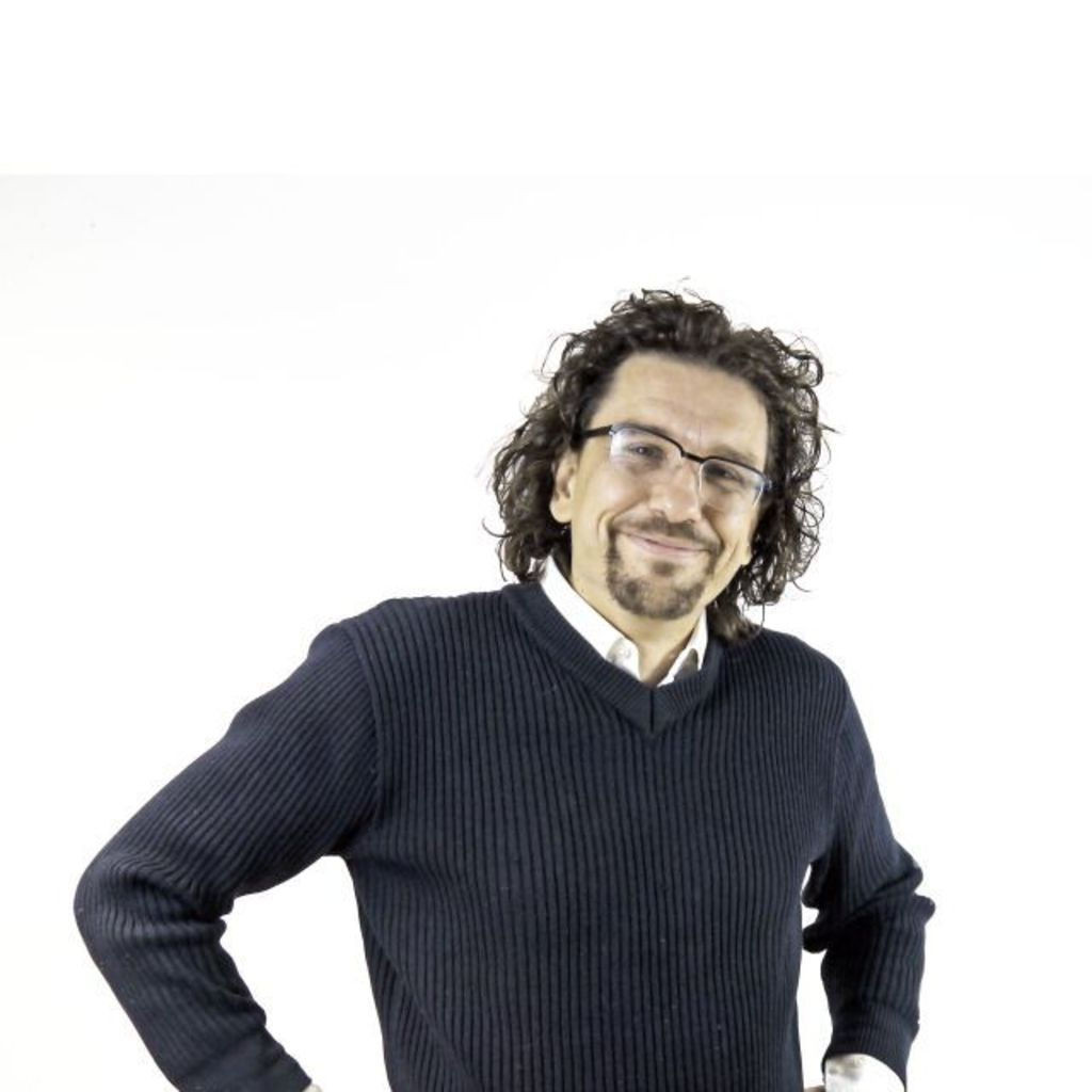 Michael Tizzano CEO Growholistic GmbH XING