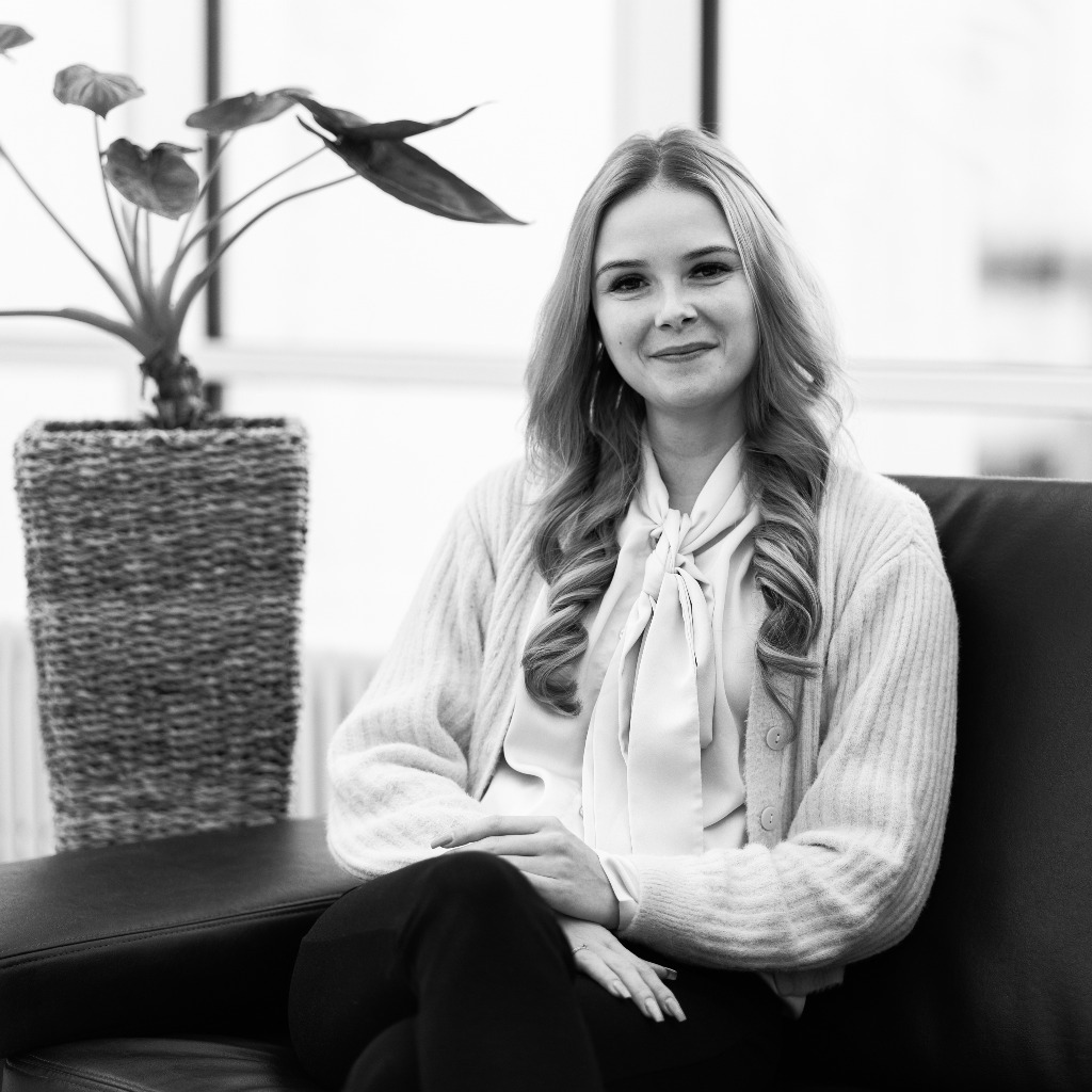 Laura Riedel-Ozerow - Leitung Human Resources, Personalreferentin (TAW ...