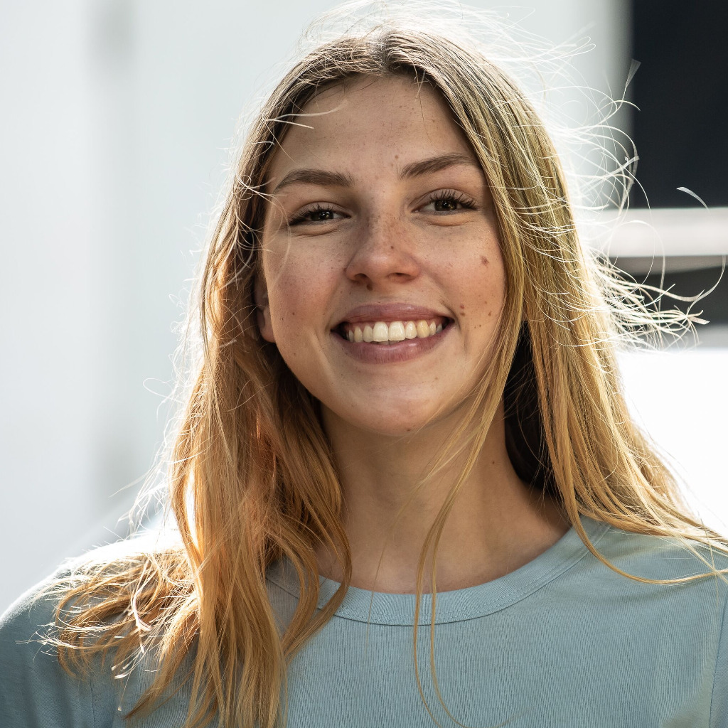 Lotta Lettmann Project Manager selected content XING