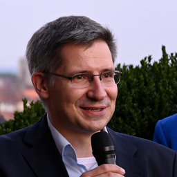 Dr. Klaus-Hendrik Wolf