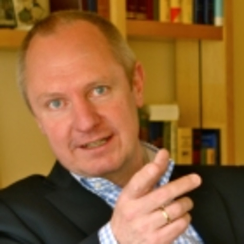 Michael Hack Founder, Chairman / Leiter Corporate Development