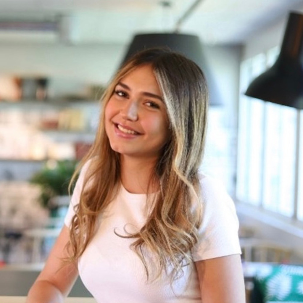 Emma Provenzano KVMitarbeiter Academy AG XING