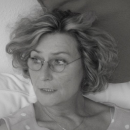 Claudia Lenze