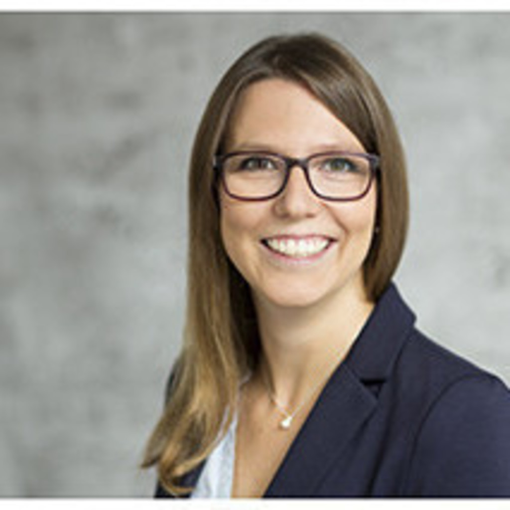 Julia Roos Produkt und Vertragsentwicklerin für Selektivverträge