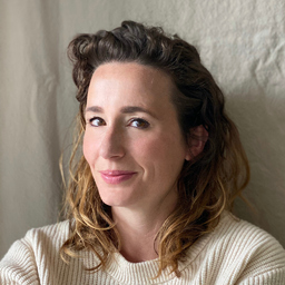 Stephanie Strang