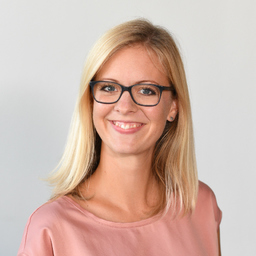 Nadine Loof