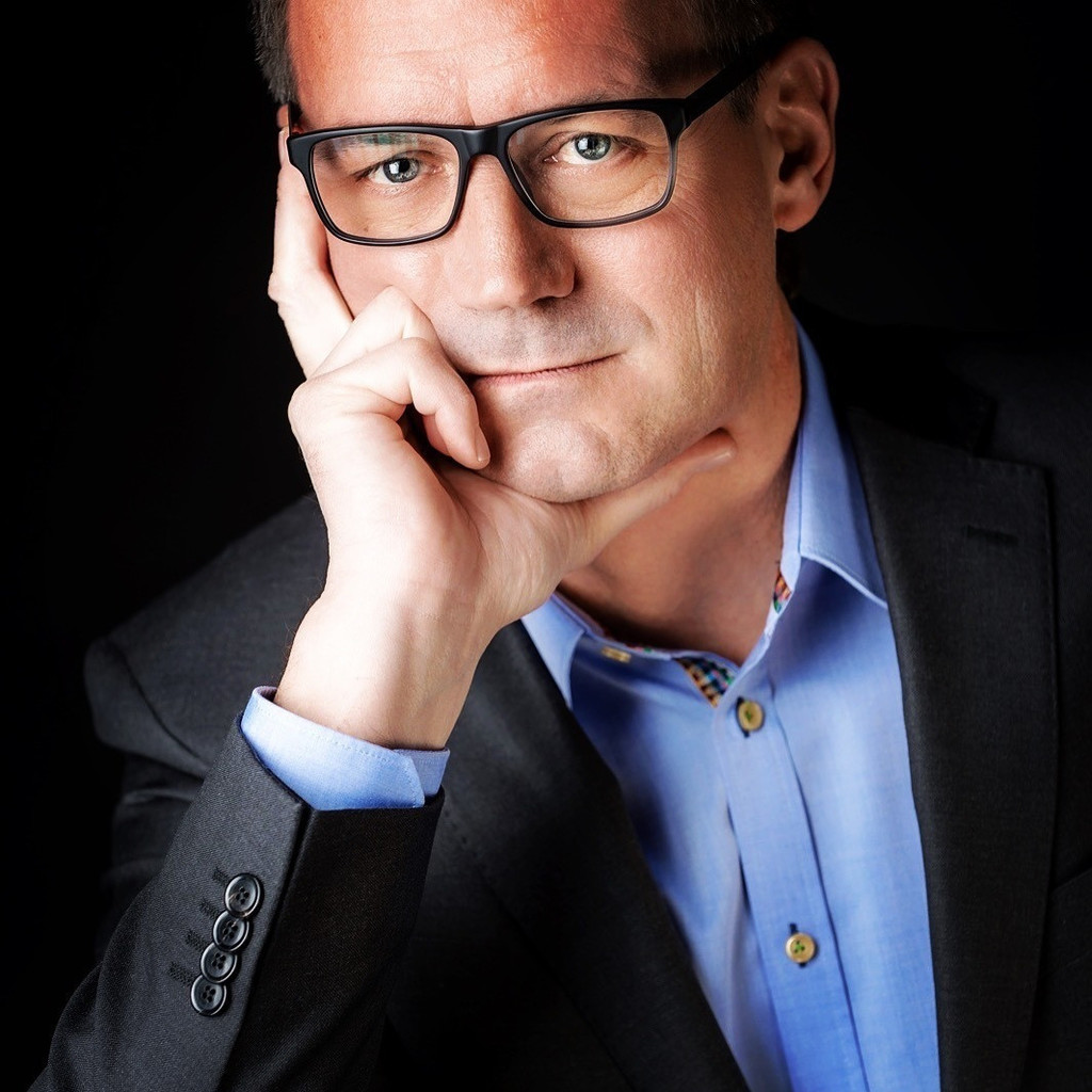 Dipl.Ing. Jörg Schimke Geschäftsführender Gesellschafter plan b