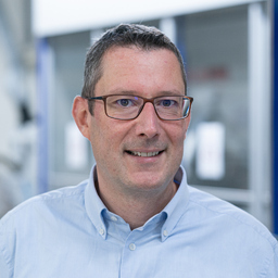 Dr. Arno Bieser
