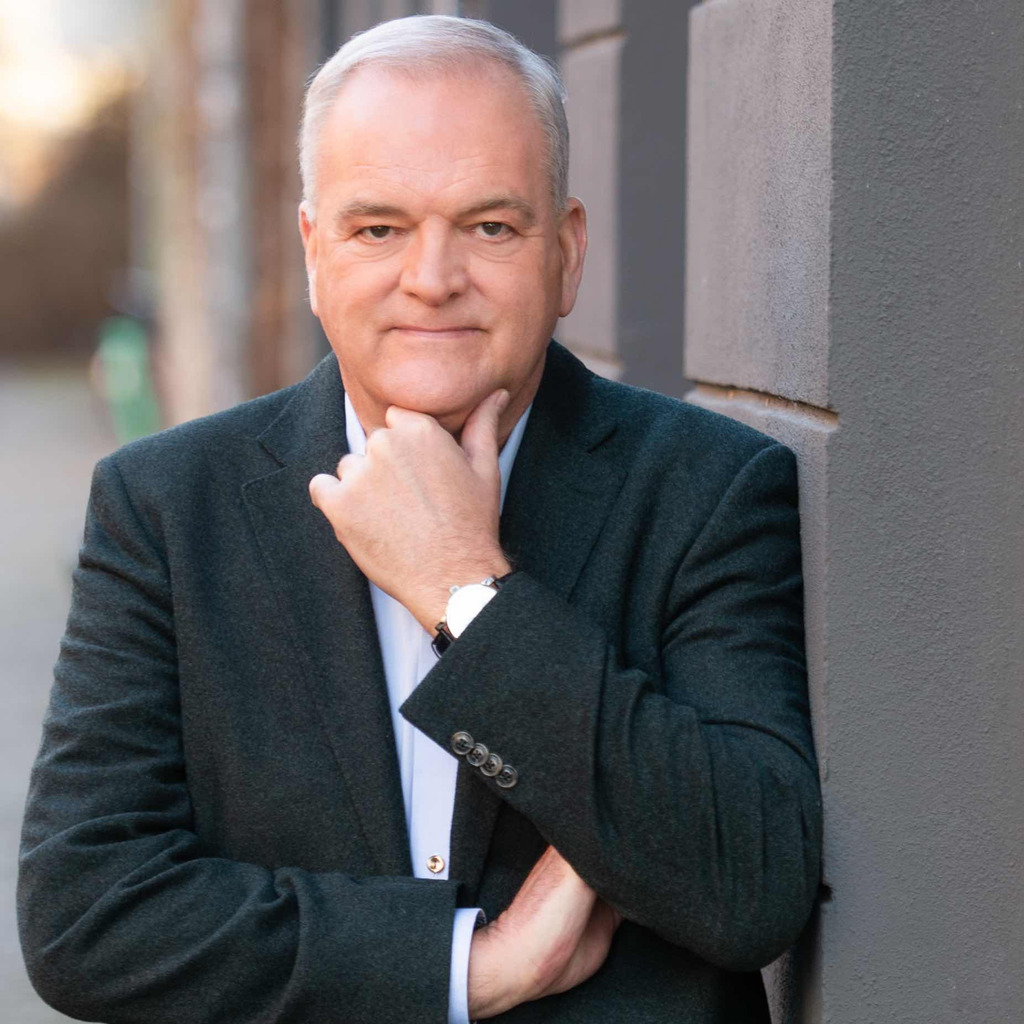 Dr. Klaus Schlüter Vice President & Head Global Medical & Scientific