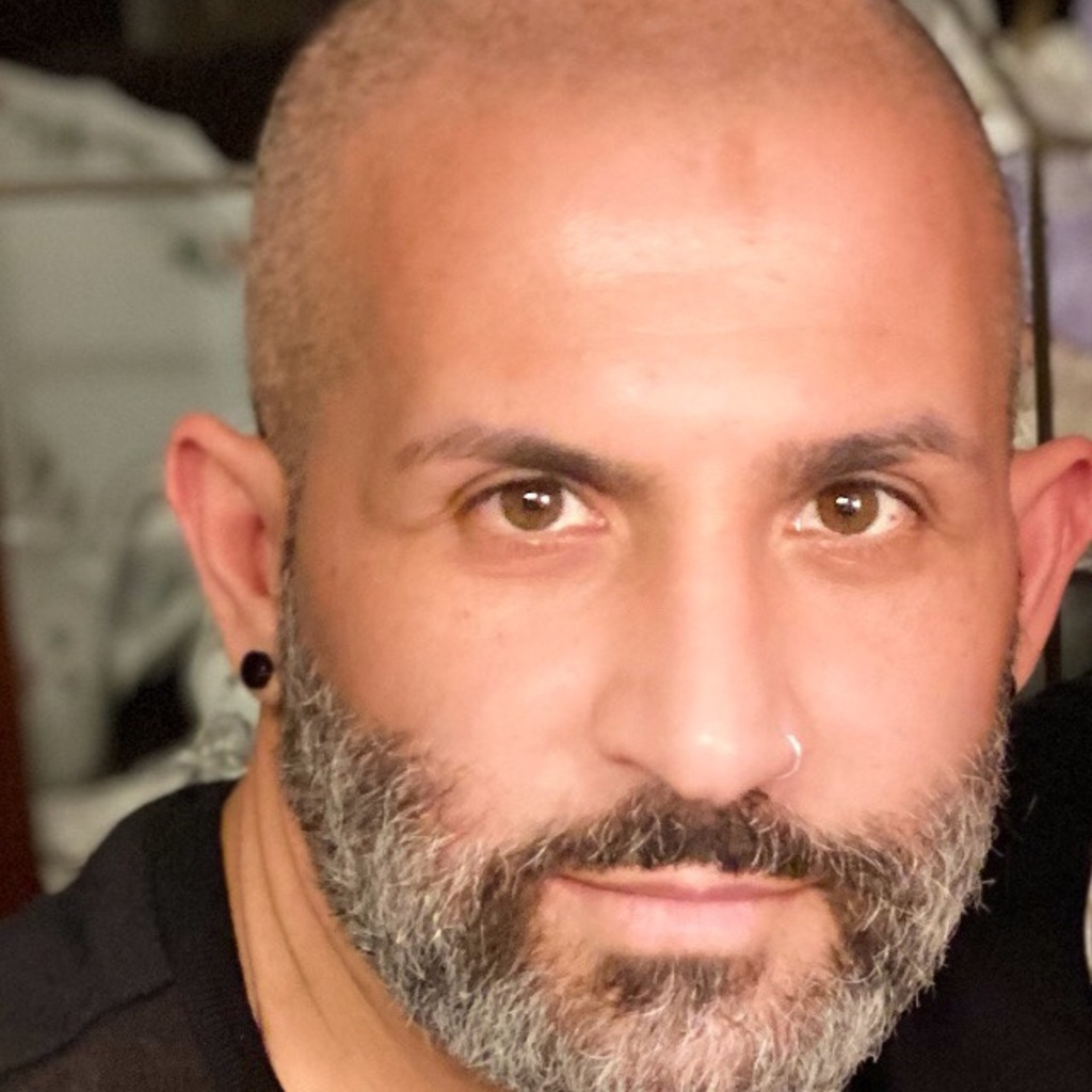 Giuseppe Papia Einrichter im CNC Stanz Laser Bereich Polyrack Tech